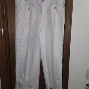 Woman White Leg Crop Casual Pants